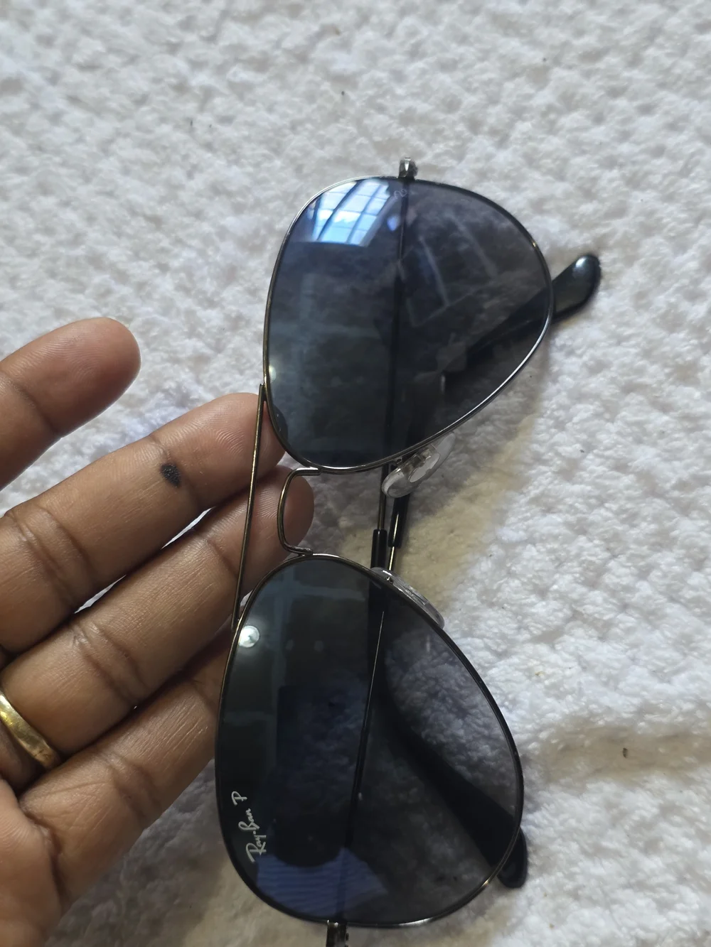 Ray-Ban Aviator Sunglasses - Silver Frame with Dark Gray/Black Lenses